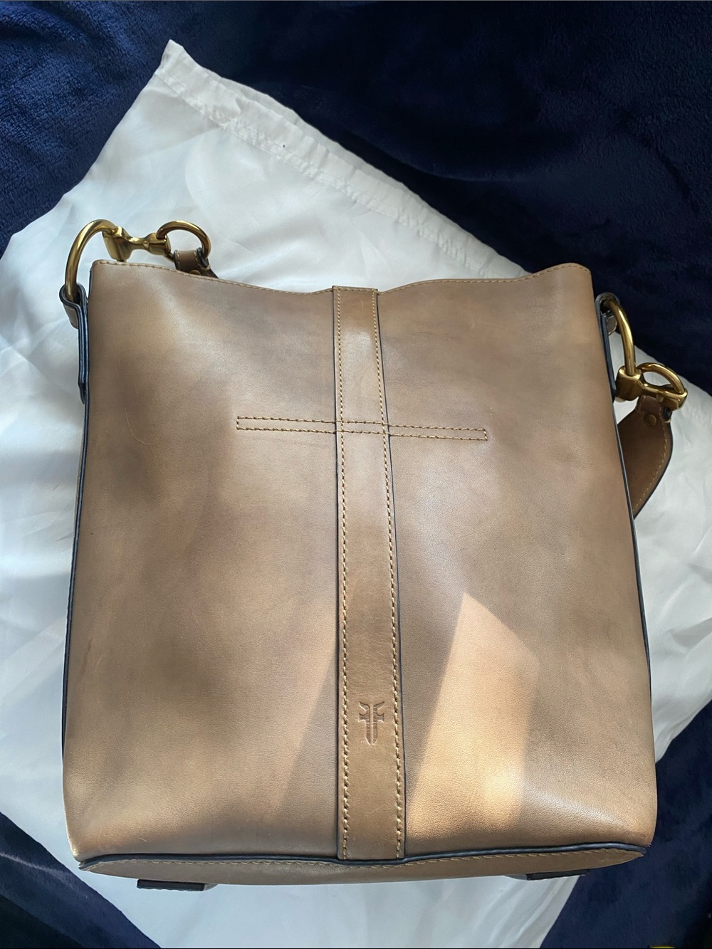 Frye Elegant Leather Crossbody Bucket Bag in Light Brown